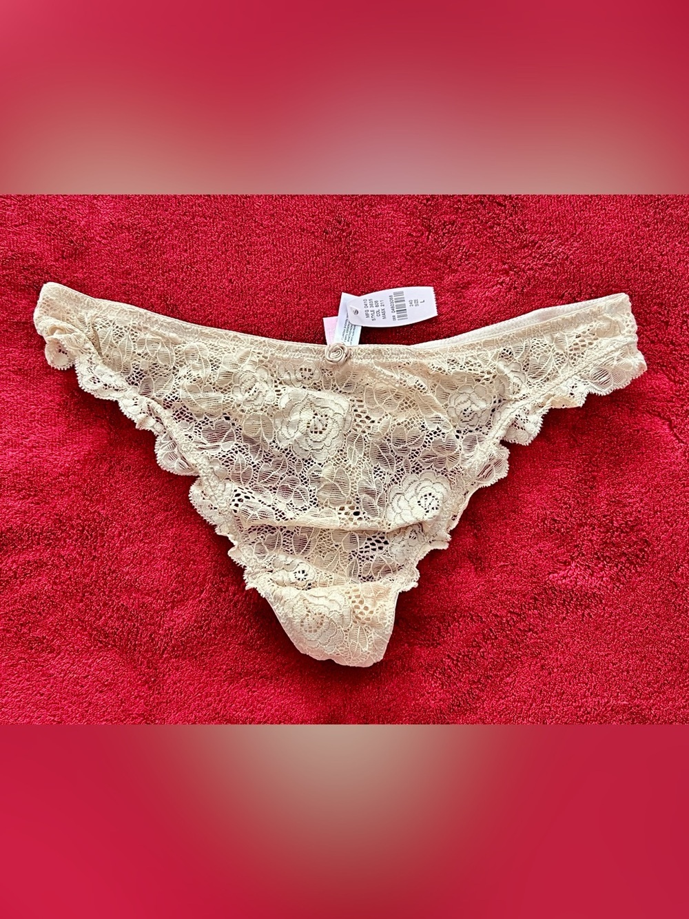Victoria’s Secret Ivory Lace Thong Panty Large NWT Floral